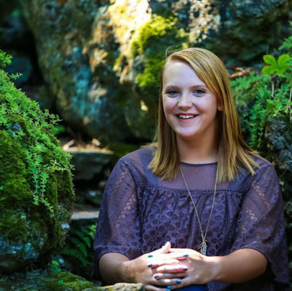 Meet your Posher, Bekah - Picture 2 of 2